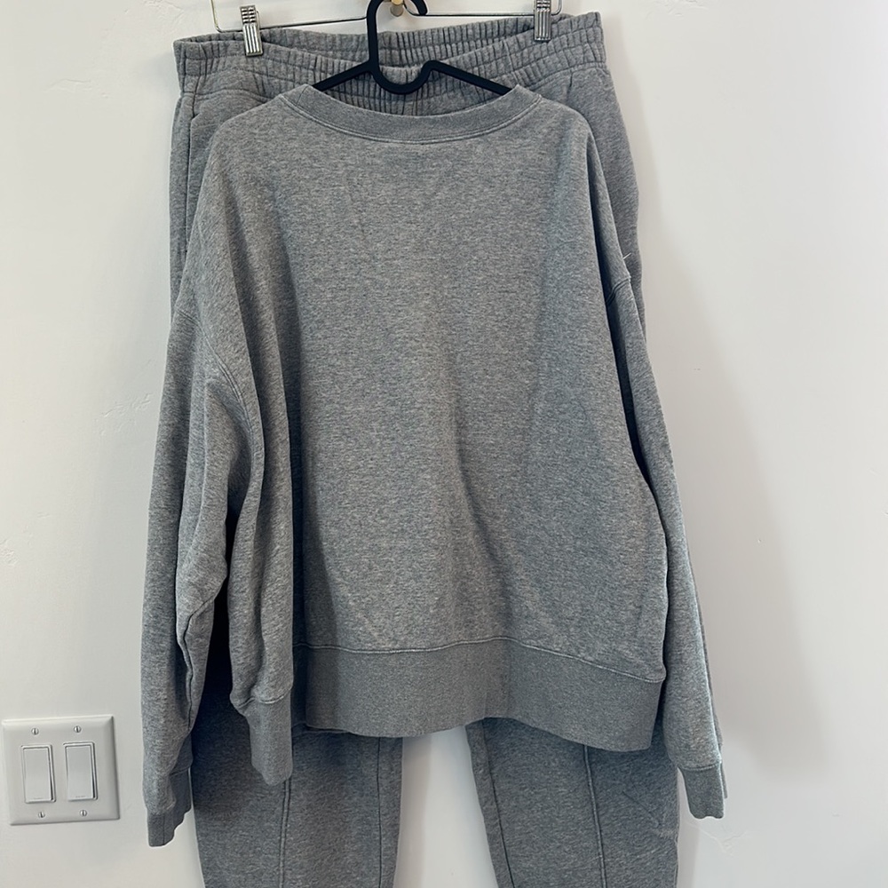 Nike- sweatsuit (SET) - Picture 7 of 8